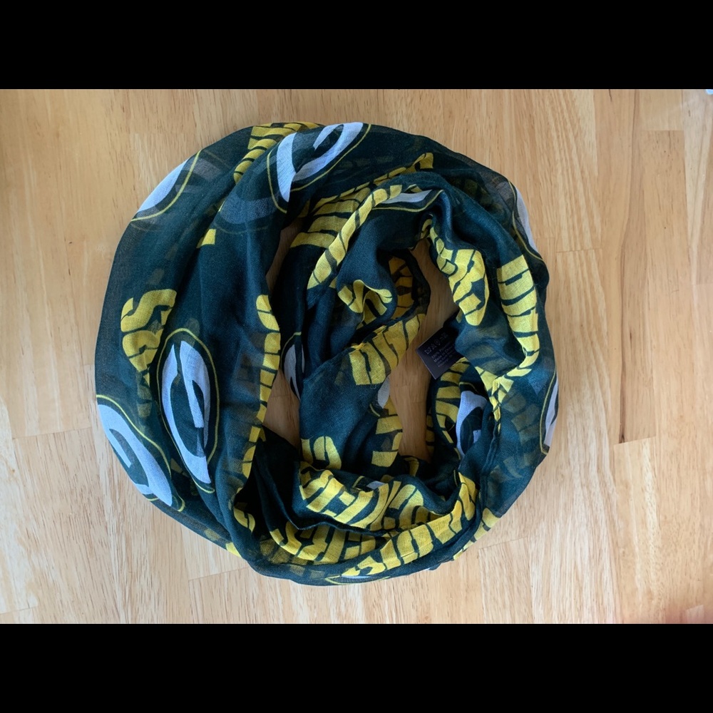 Packer Infinity Scarf 🧣